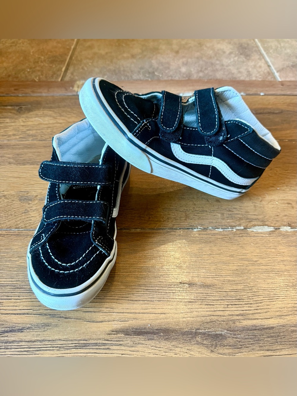 Vans Kids Black & White Velcro Old Skool Sneakers
